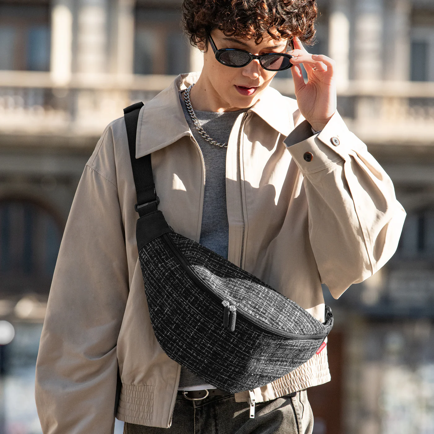 city beltbag bouclé black - Image 2