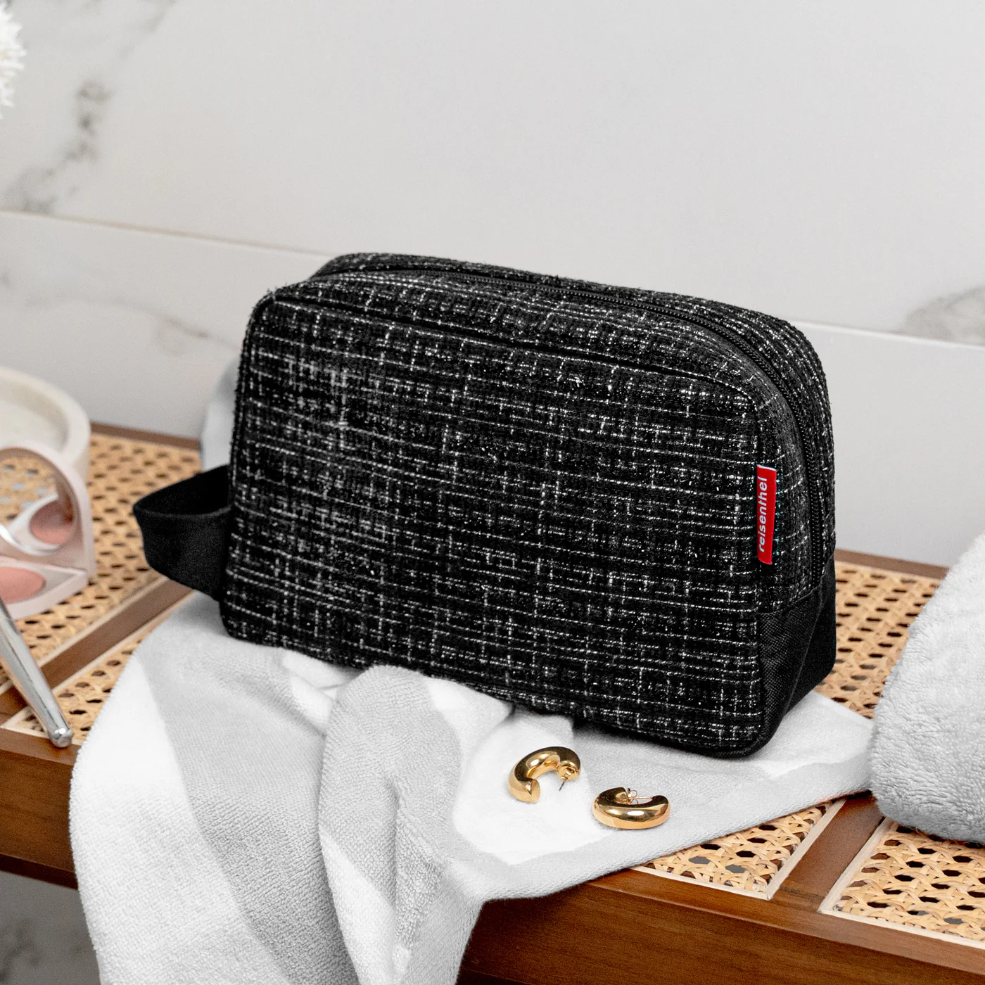 cosmeticpouch M bouclé black - Image 3