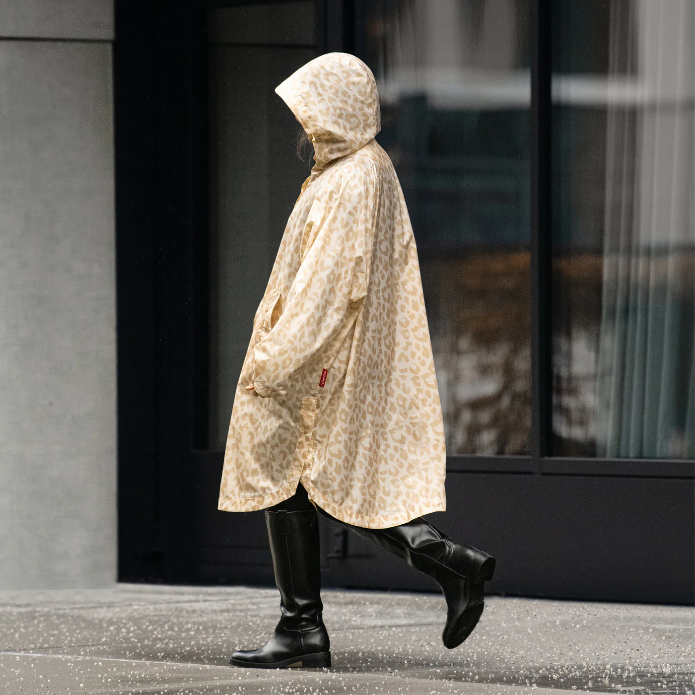 mini maxi raincoat leo vanilla - Image 3