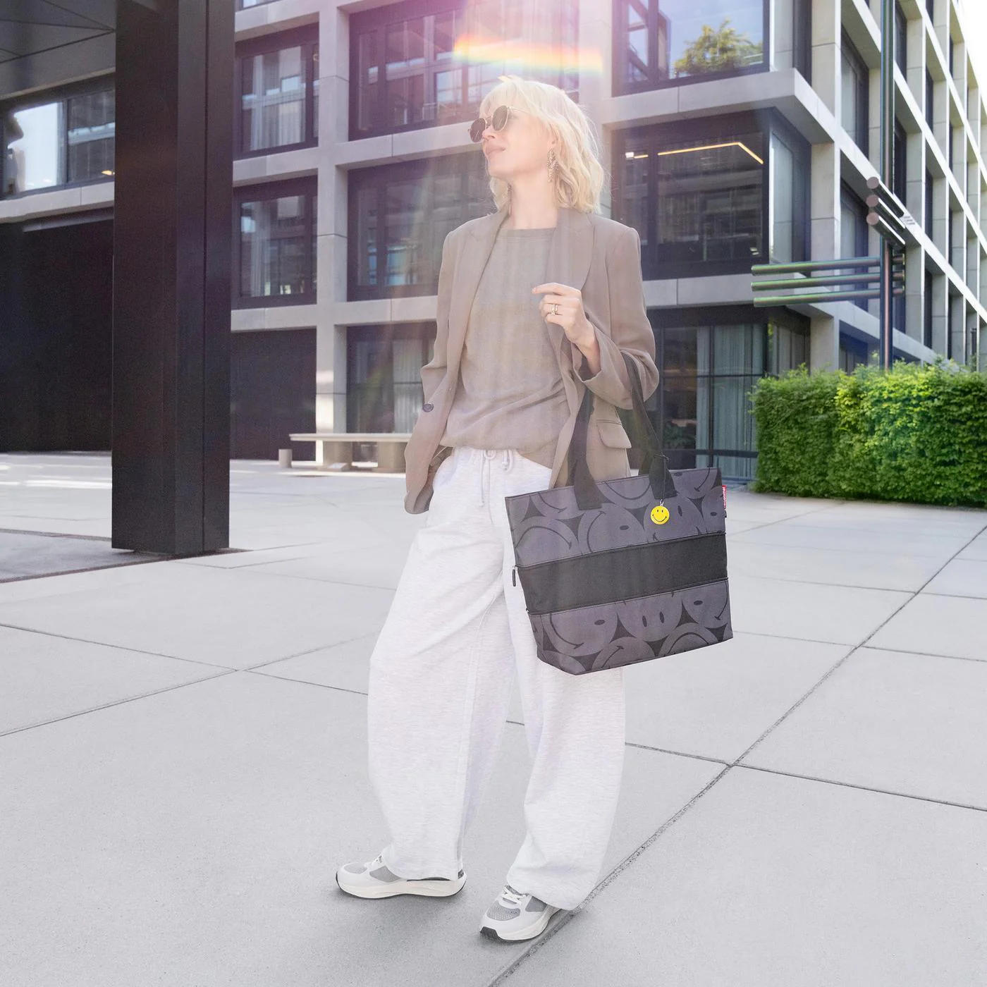 shopper e1 smiley grey - Image 3