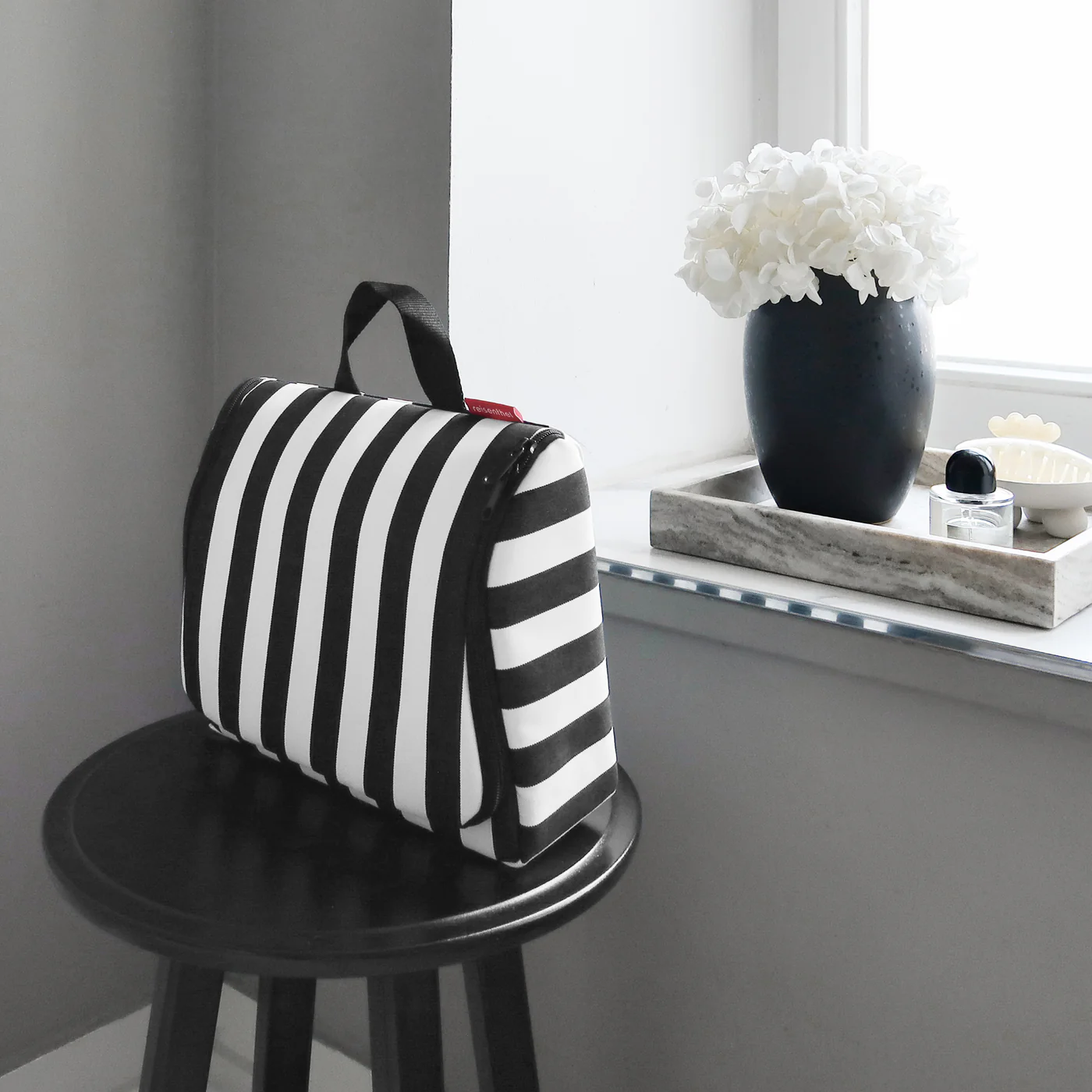 toiletbag XL summerstripes black - Image 2